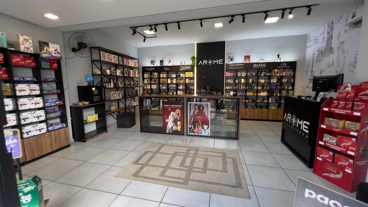 Interior da loja Arome Importados